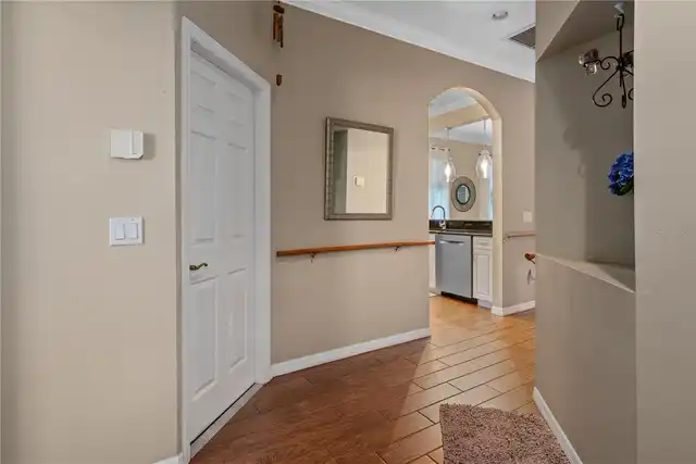 Listing Photo 11