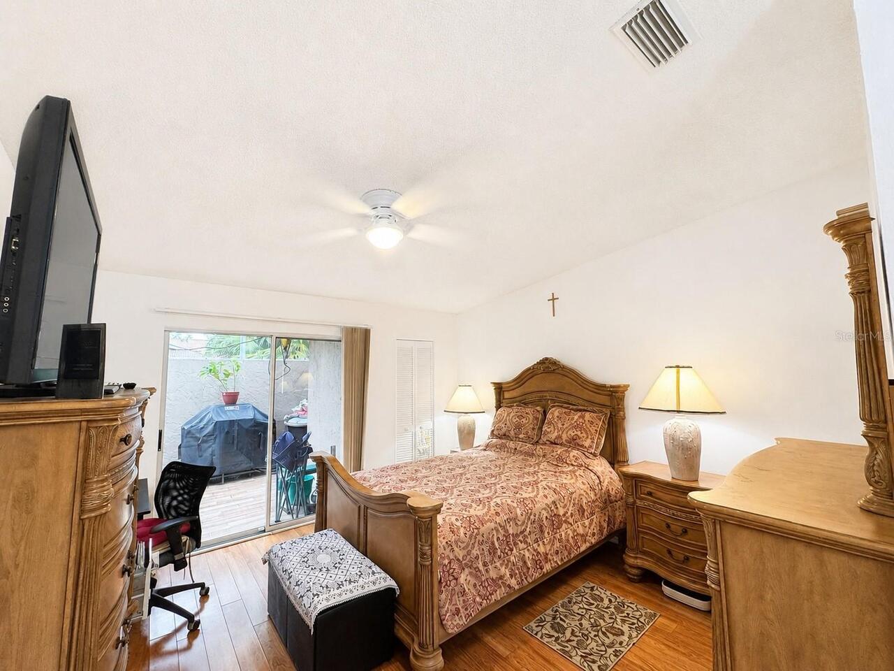 Listing Photo 12