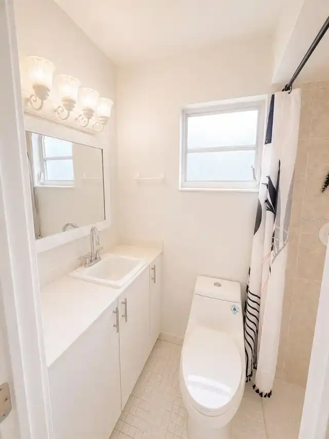 Listing Photo 12