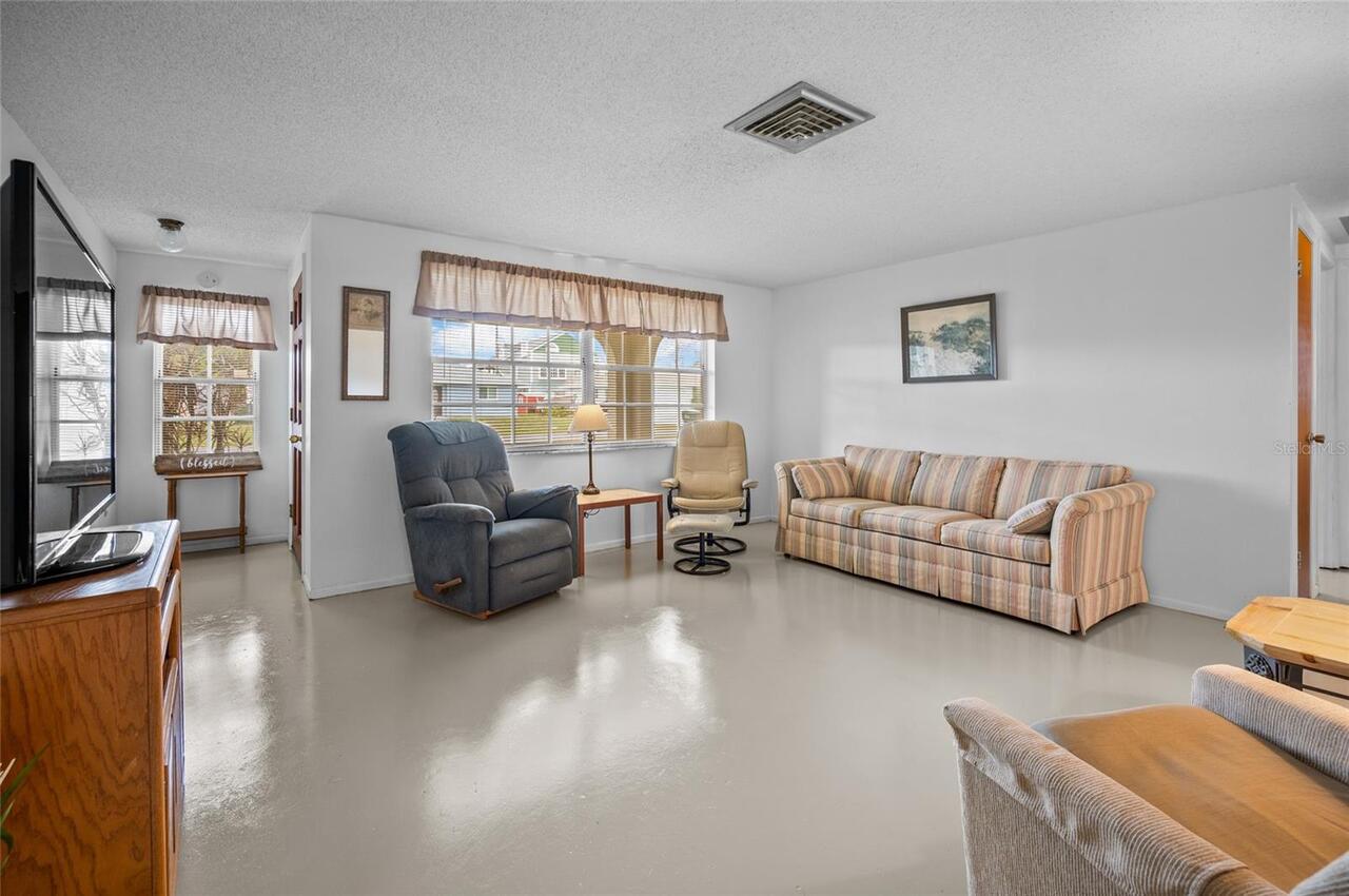 Listing Photo 6