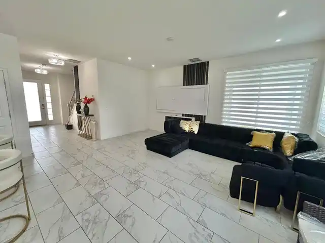 Listing Photo 11