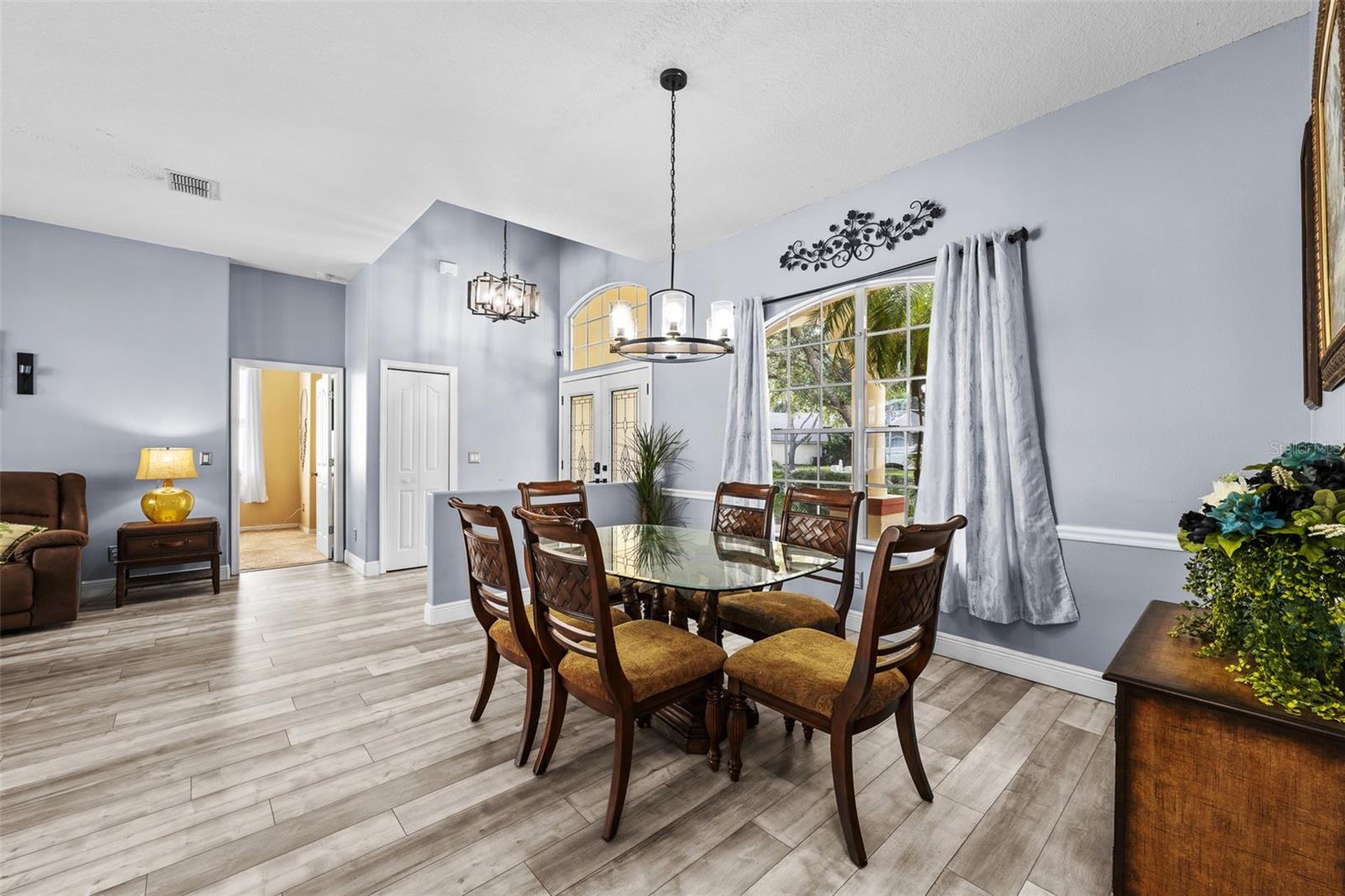 Listing Photo 17