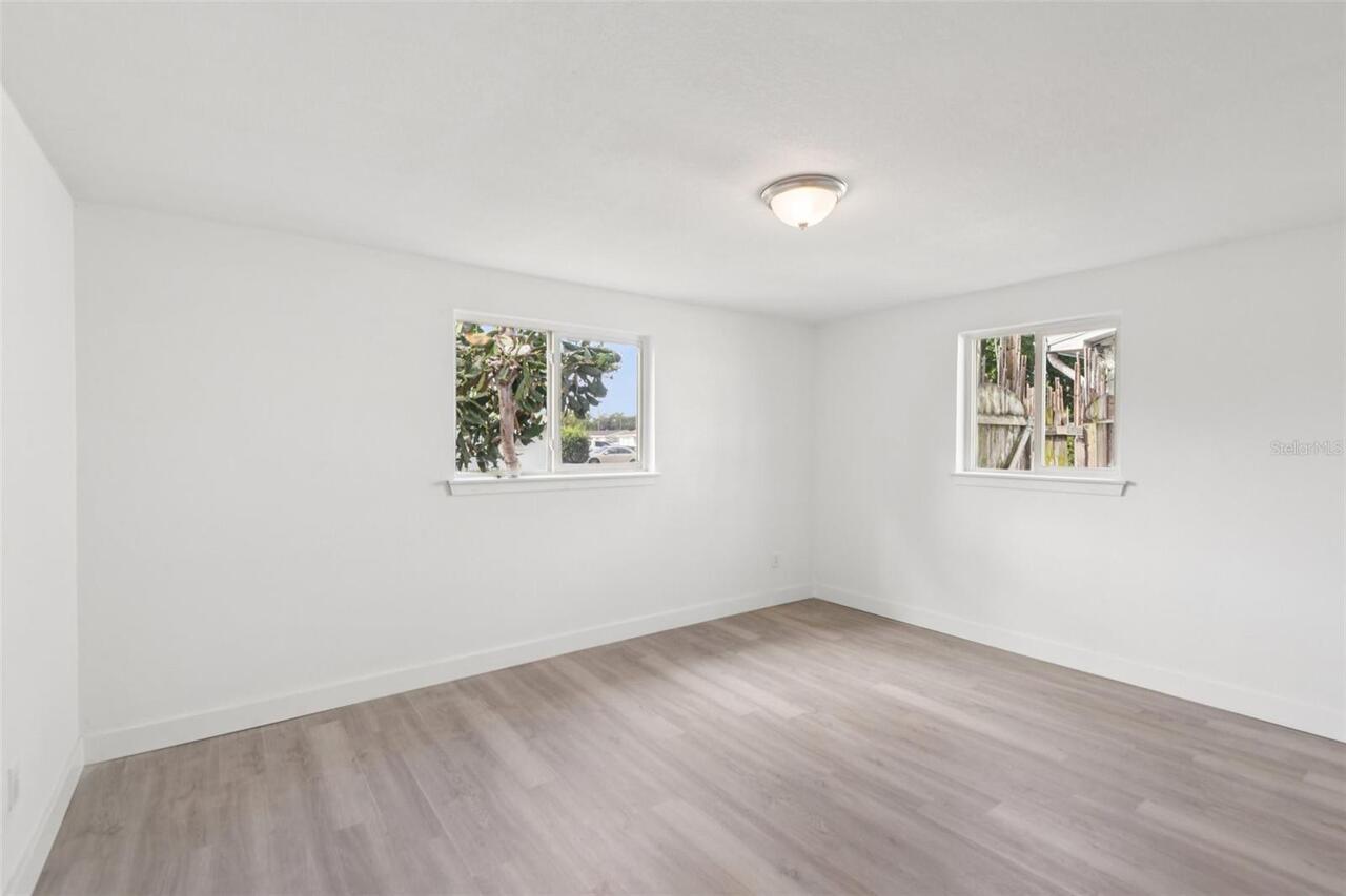 Listing Photo 14