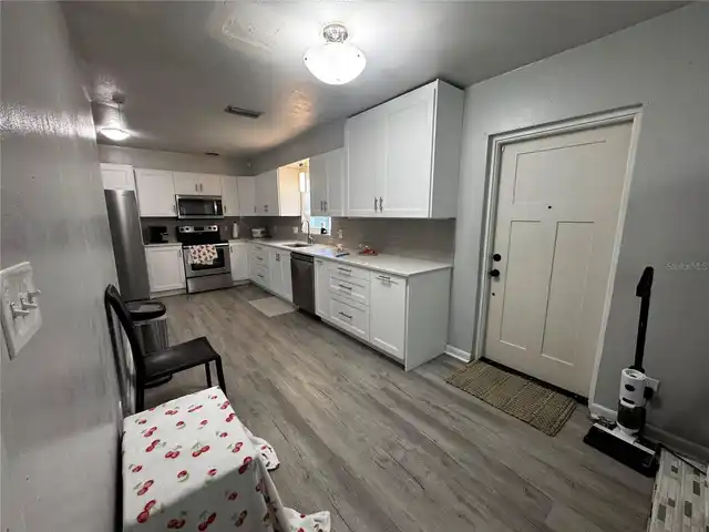 Listing Photo 16