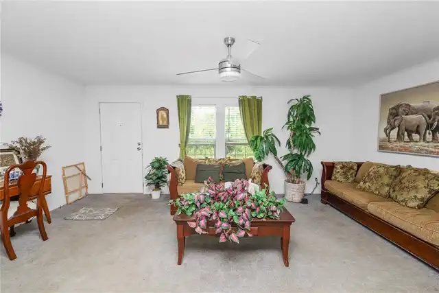 Listing Photo 10