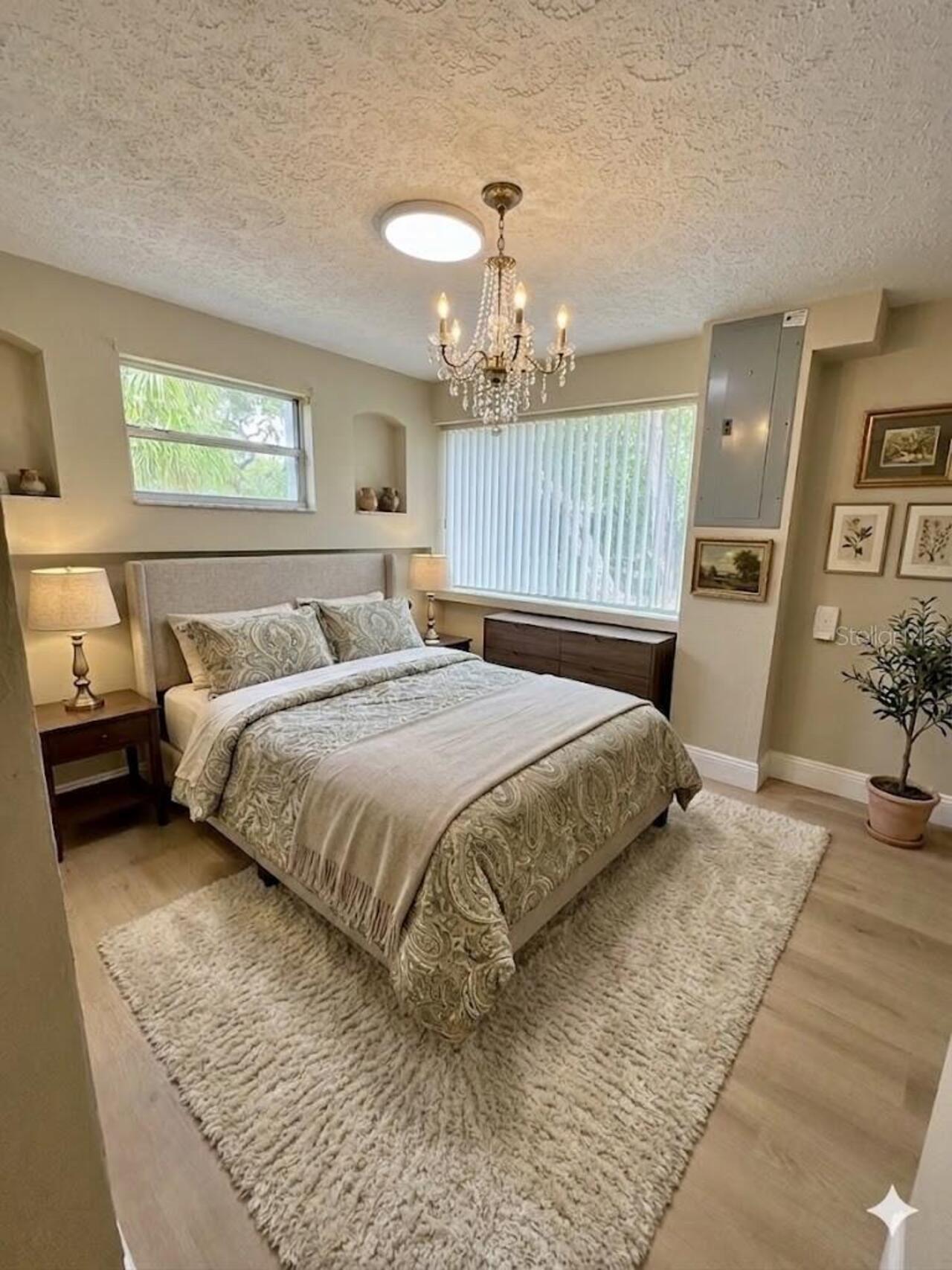 Listing Photo 8