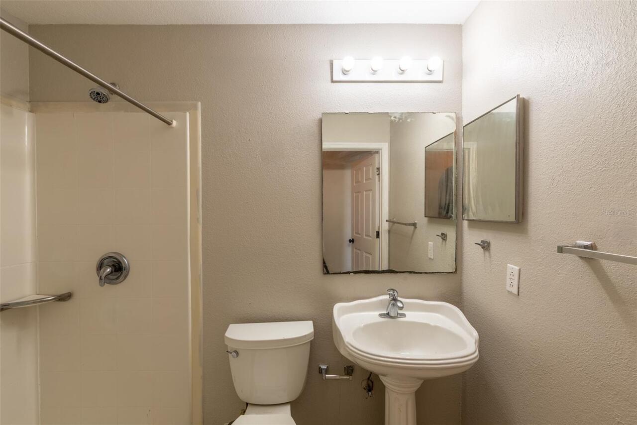 Listing Photo 14