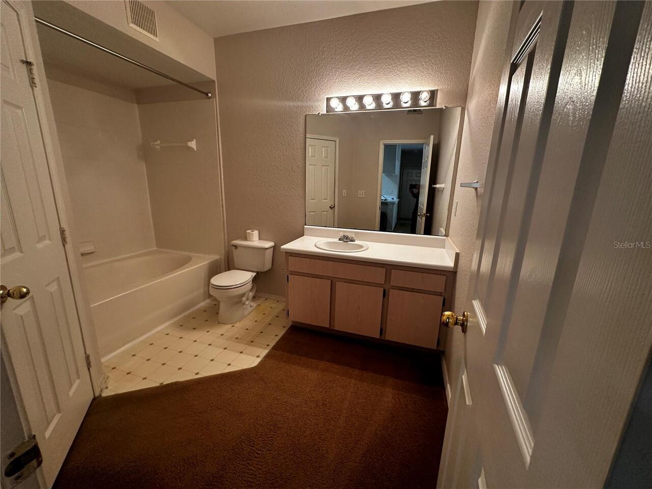 Listing Photo 11