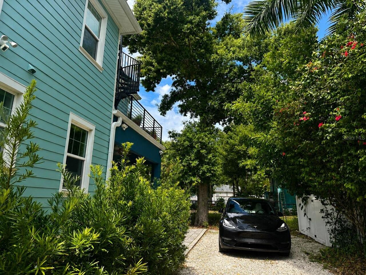 Listing Photo 12