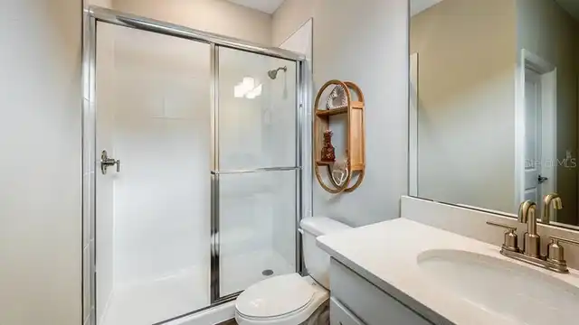 Listing Photo 10