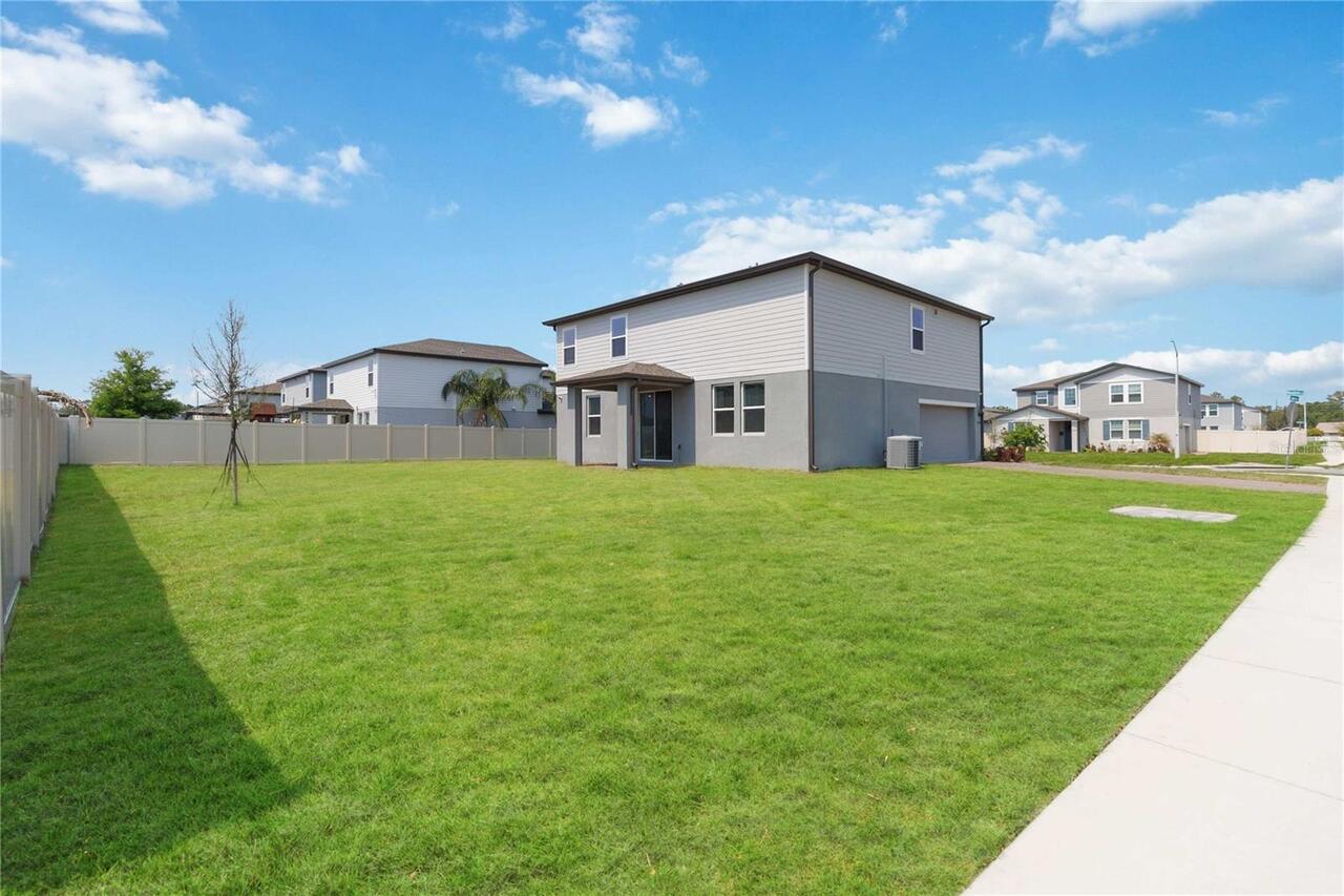 Listing Photo 11