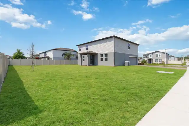 Listing Photo 11