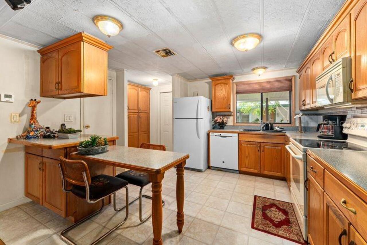 Listing Photo 6