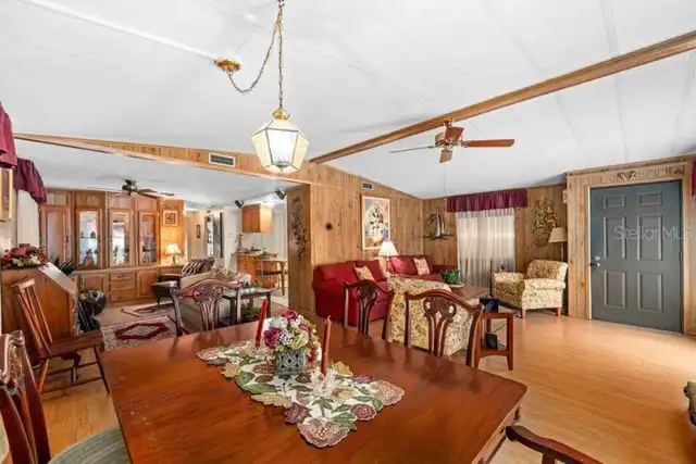Listing Photo 11