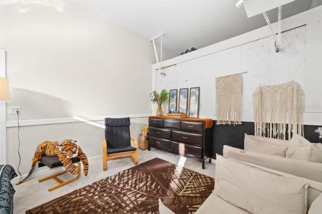 Listing Photo 10