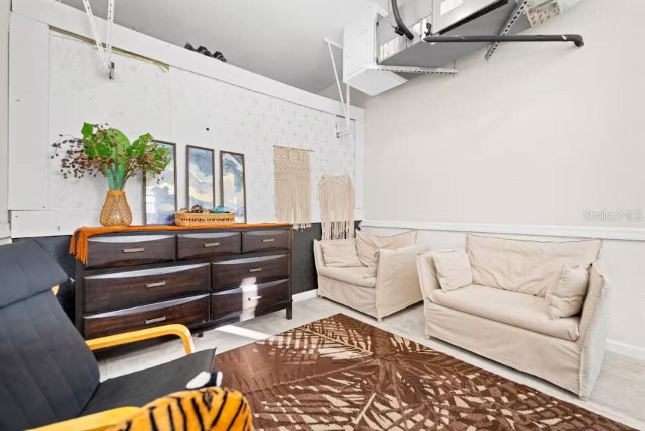 Listing Photo 12