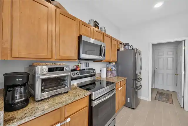 Listing Photo 11