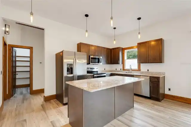 Listing Photo 15