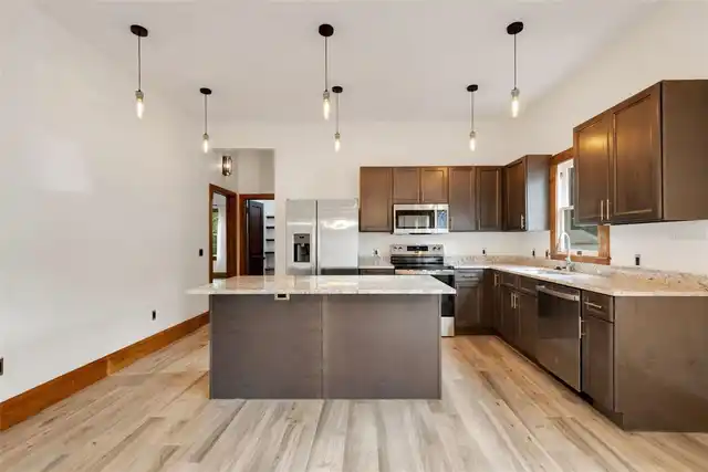 Listing Photo 17