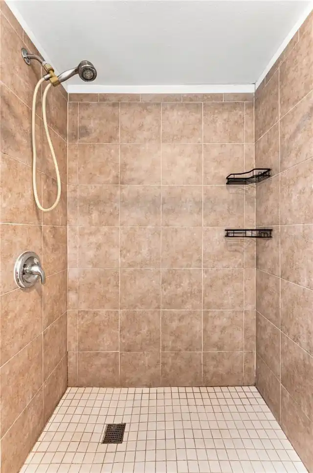 Listing Photo 17