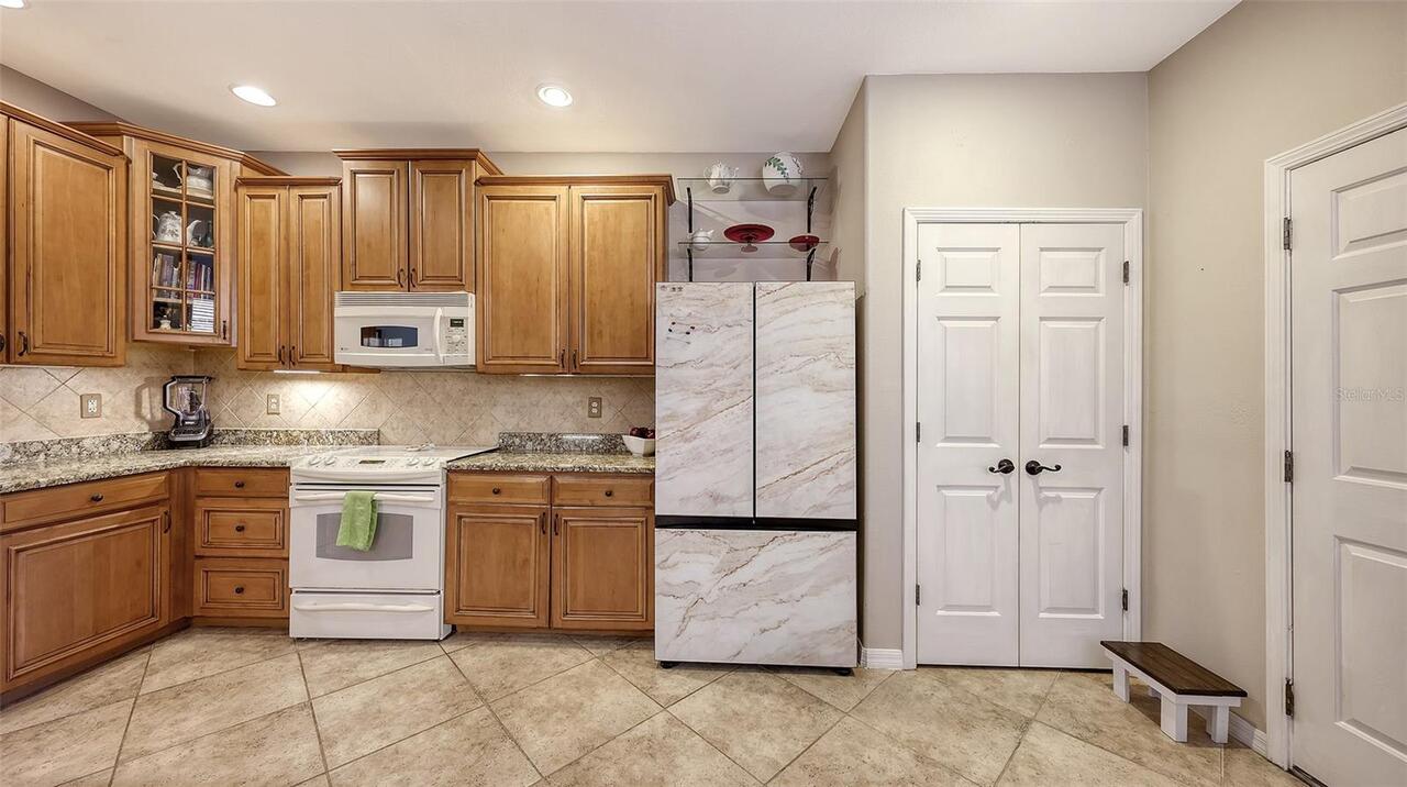 Listing Photo 12