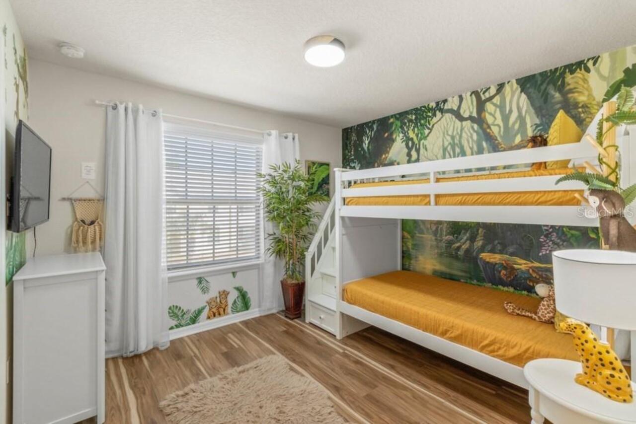 Listing Photo 10
