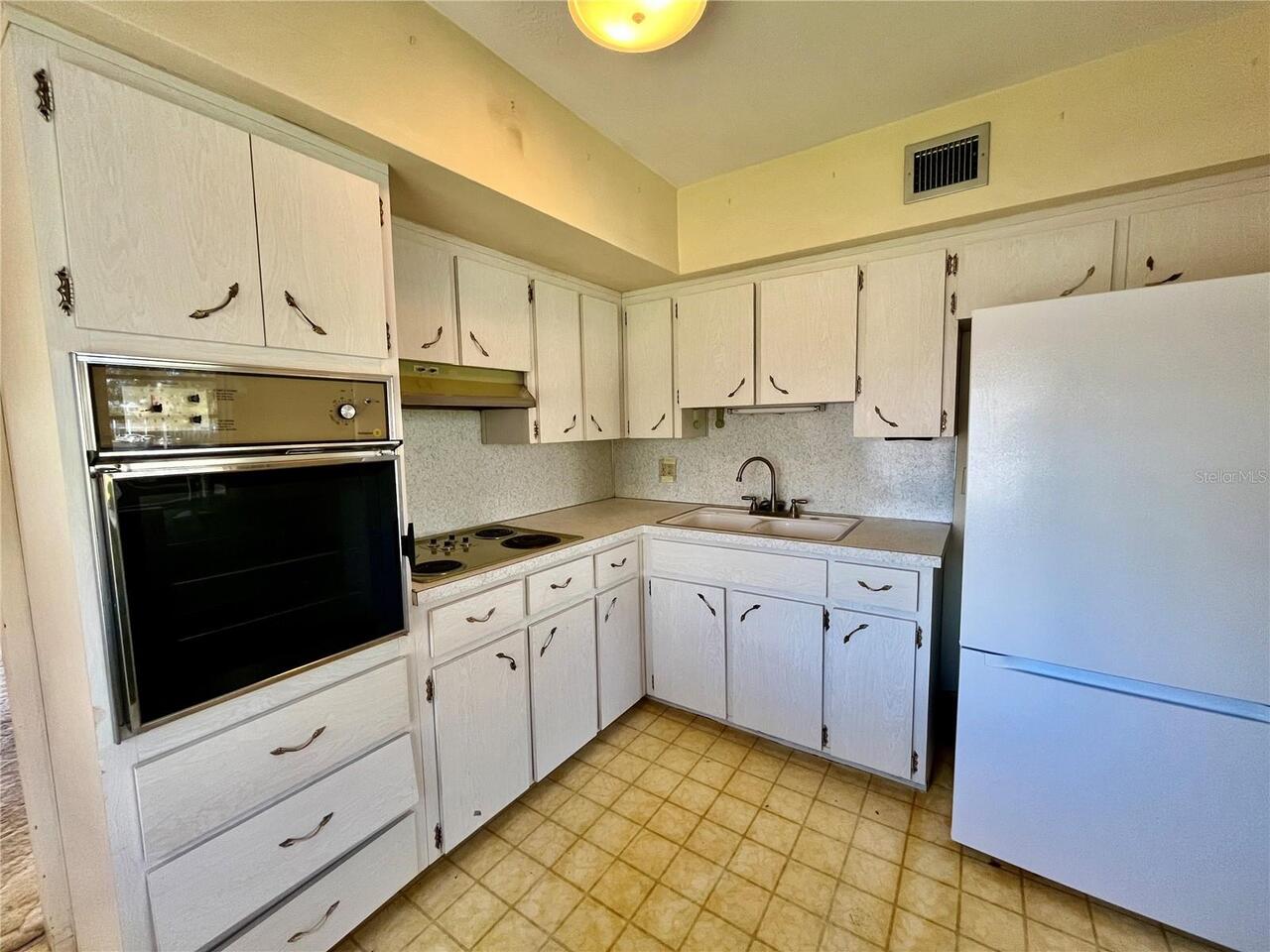 Listing Photo 9