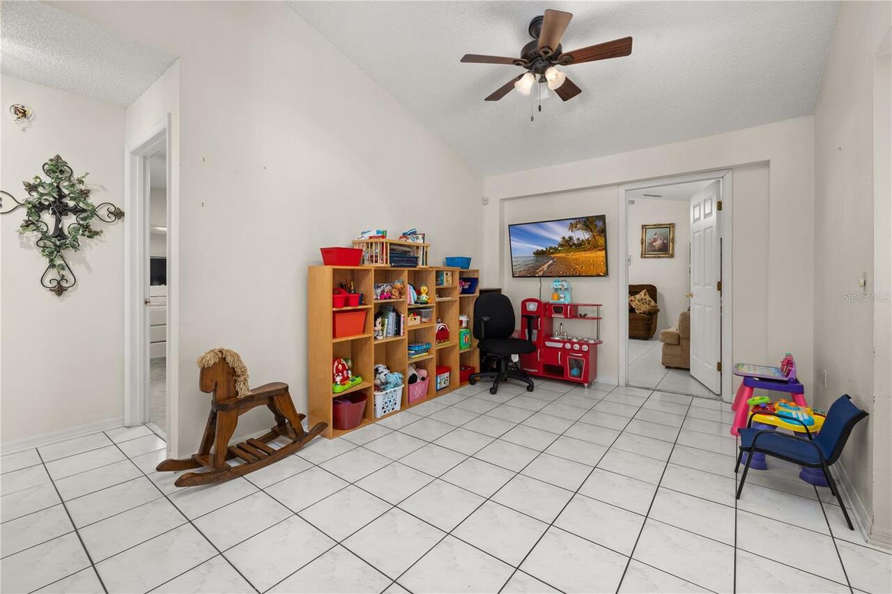Listing Photo 12