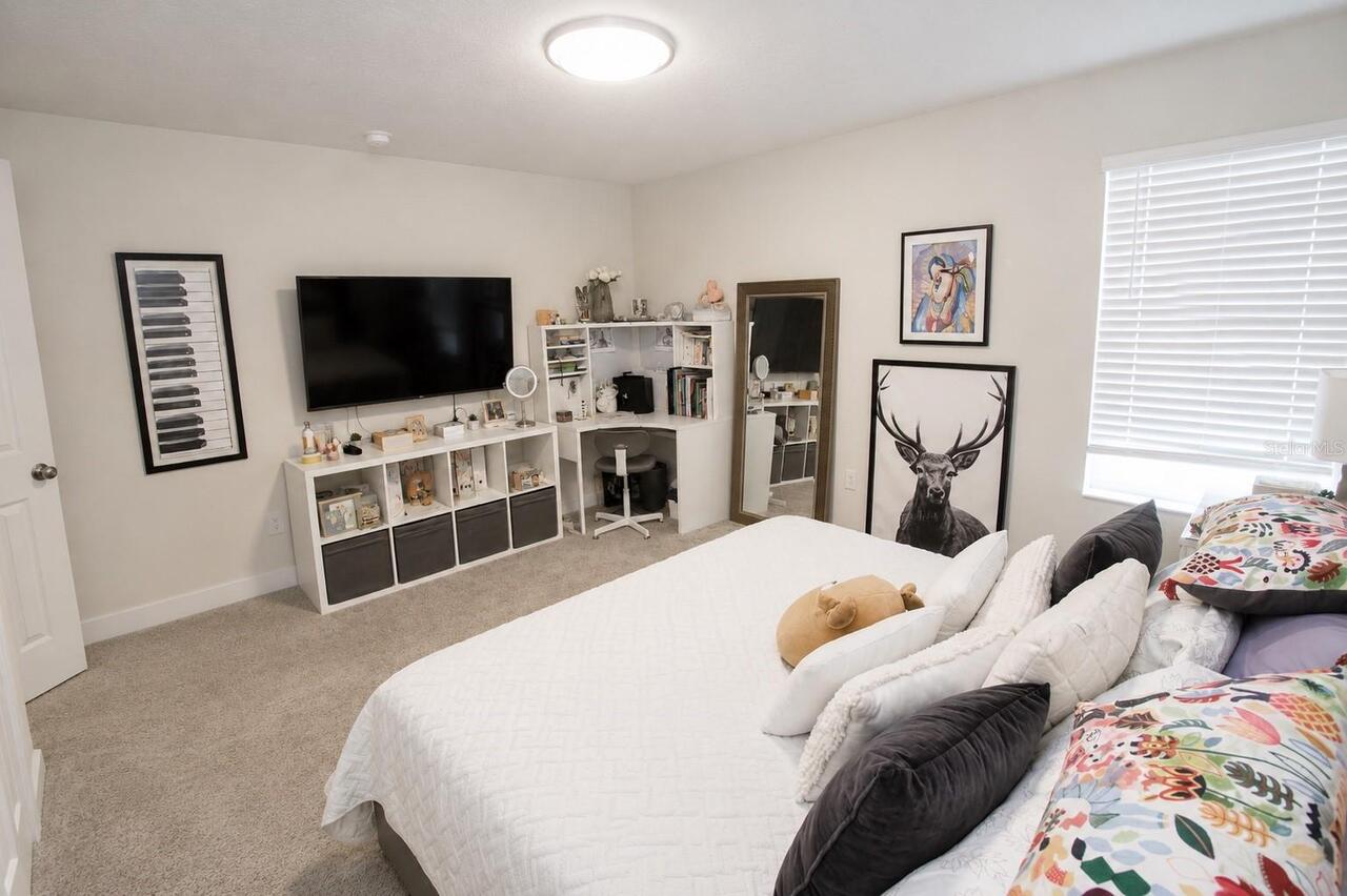 Listing Photo 12
