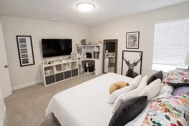 Listing Photo 12
