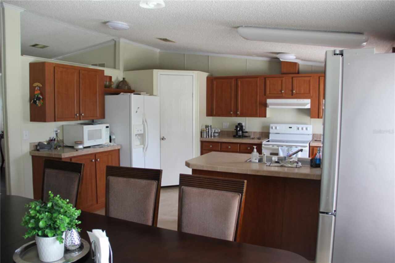 Listing Photo 10