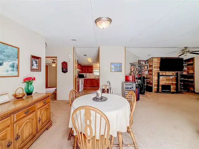 Listing Photo 16