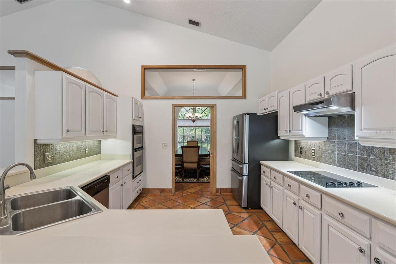 Listing Photo 12