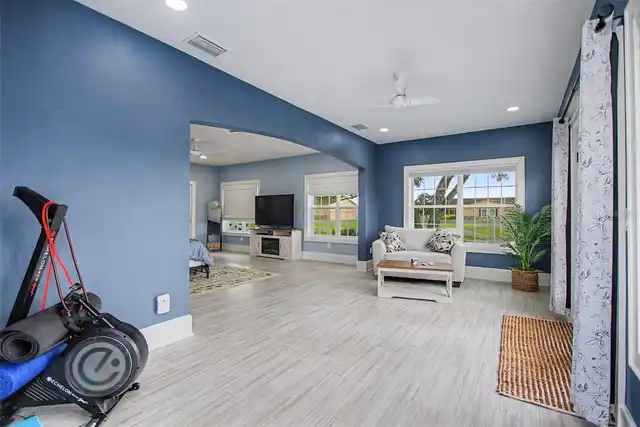 Listing Photo 15