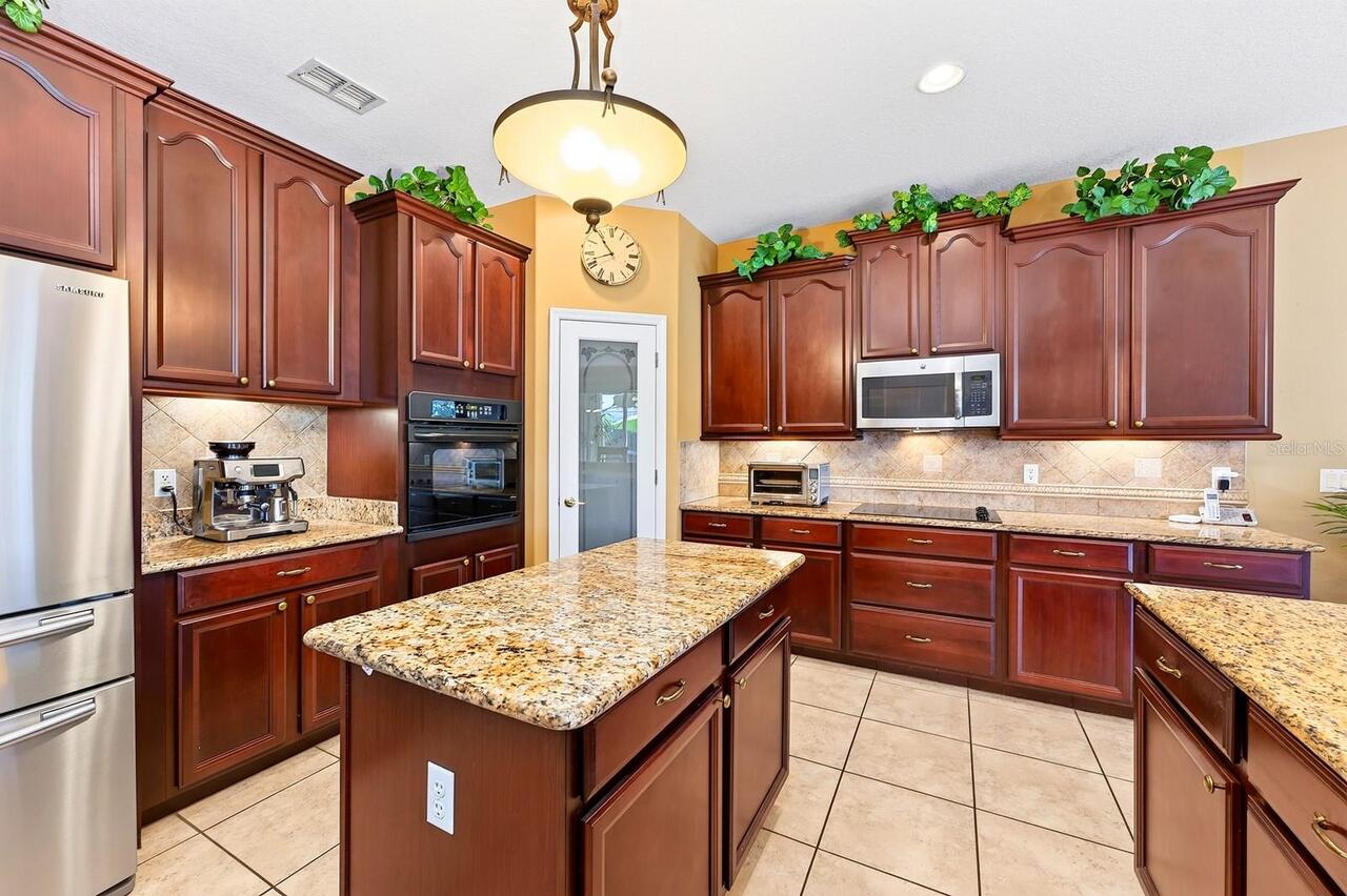 Listing Photo 11