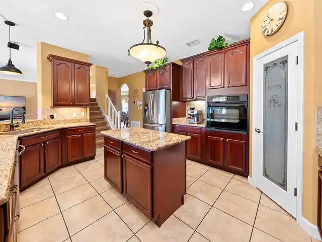 Listing Photo 10