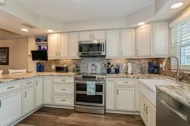 Listing Photo 9