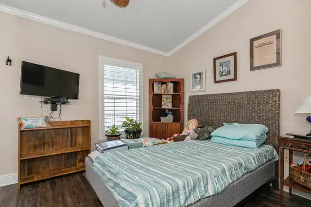 Listing Photo 23