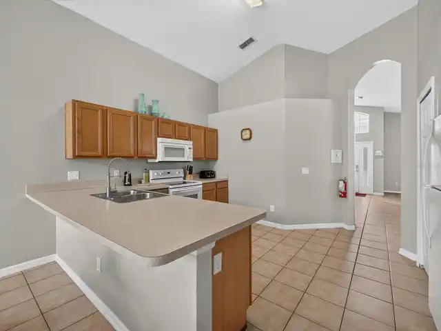 Listing Photo 6