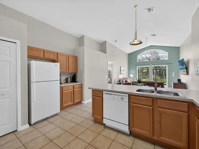 Listing Photo 7