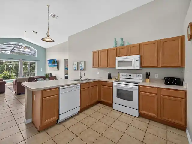 Listing Photo 9
