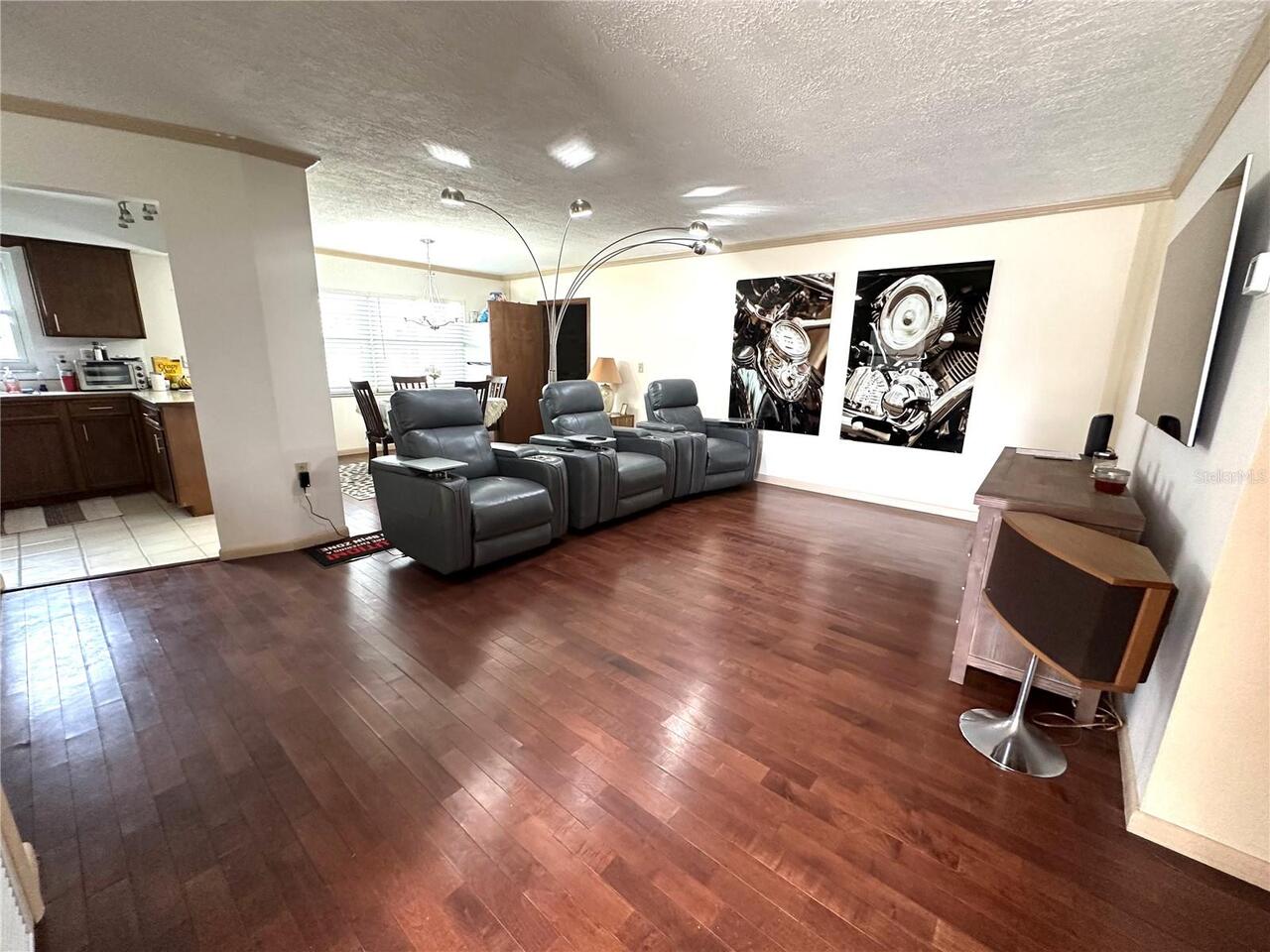 Listing Photo 6