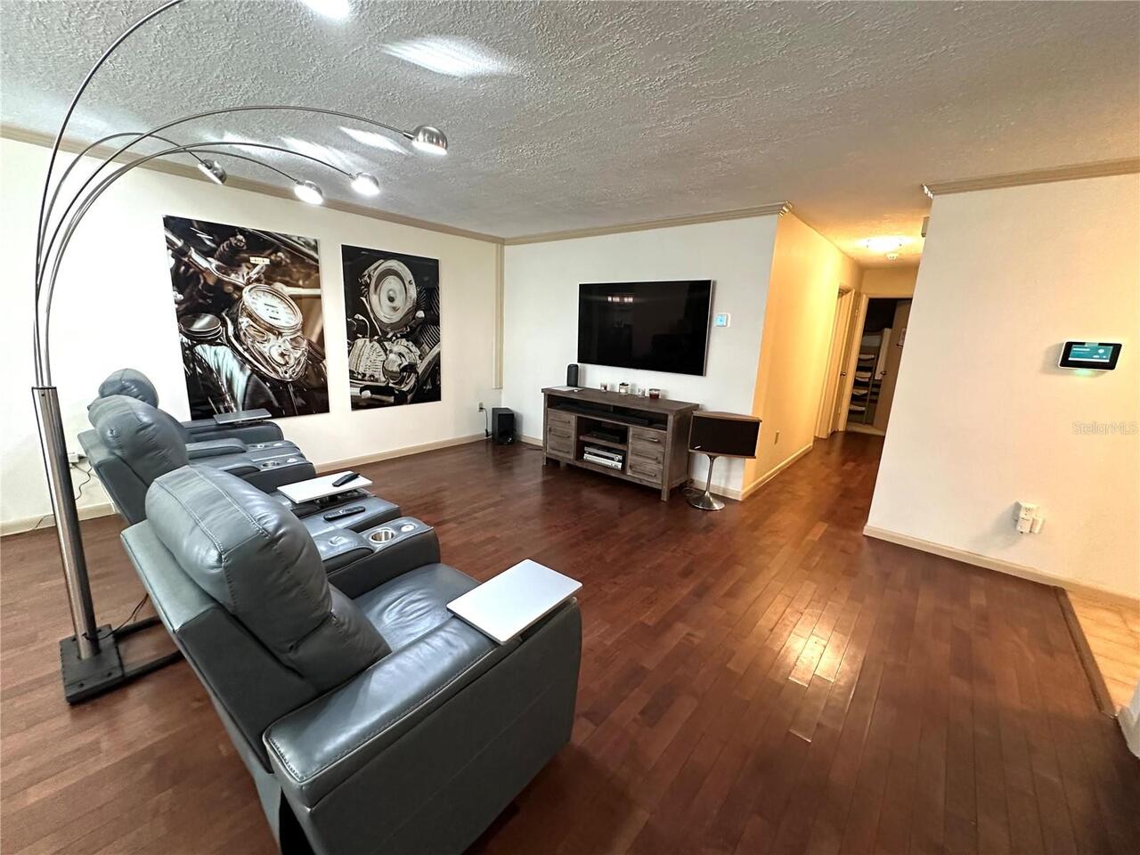 Listing Photo 9