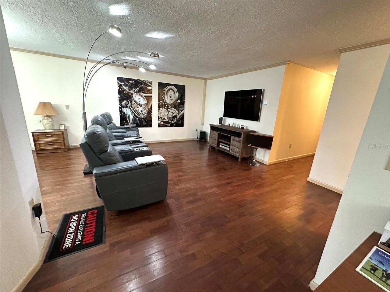 Listing Photo 10