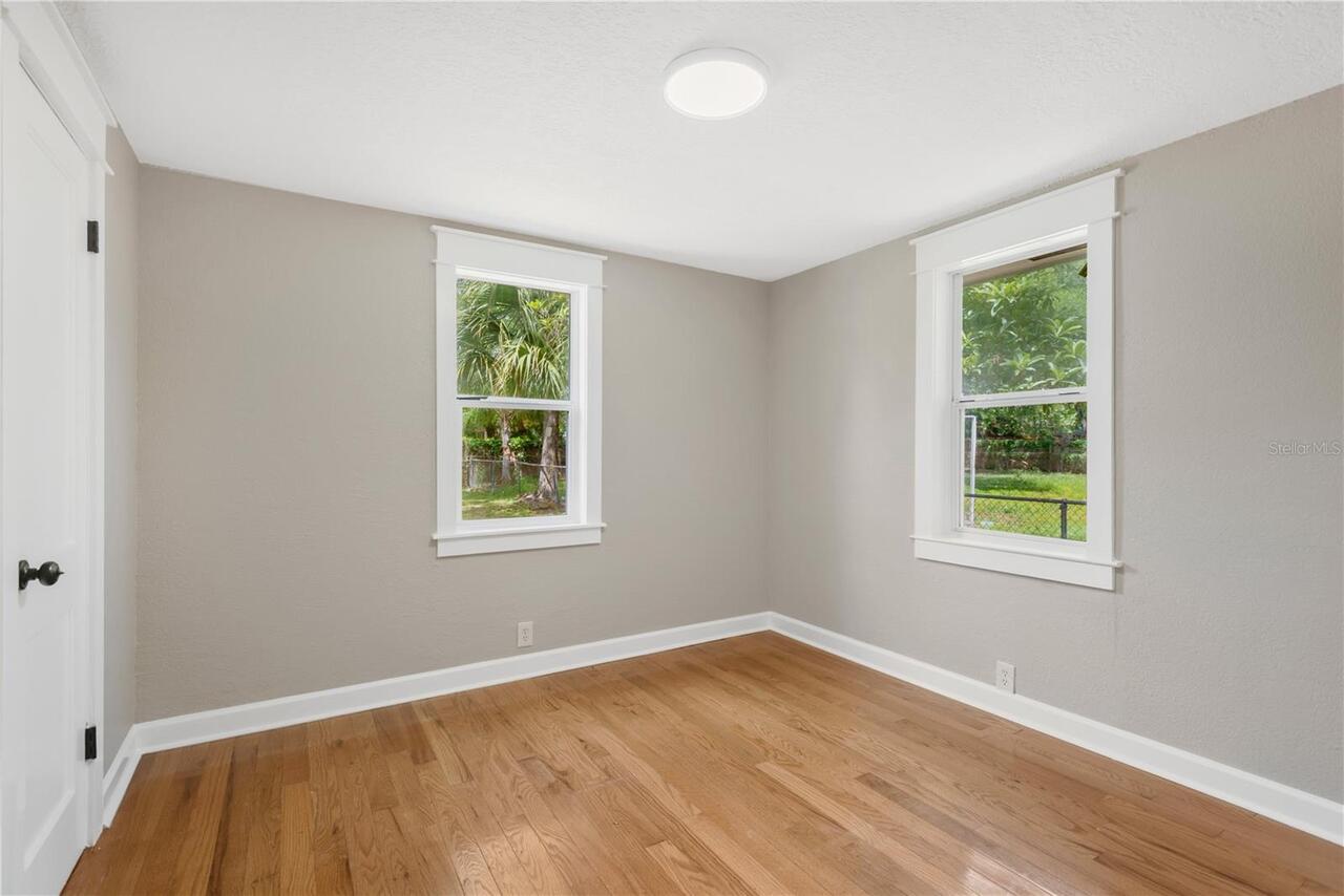 Listing Photo 14