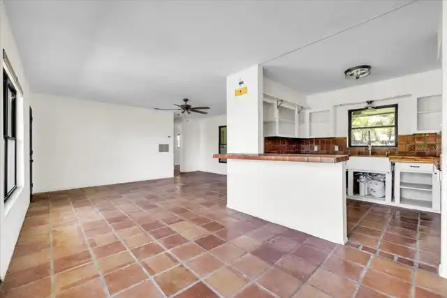 Listing Photo 10
