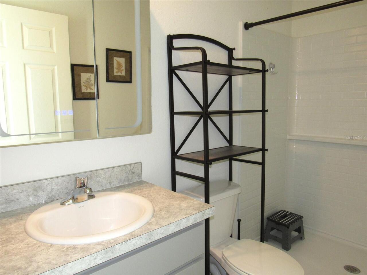 Listing Photo 12