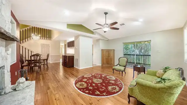 Listing Photo 8