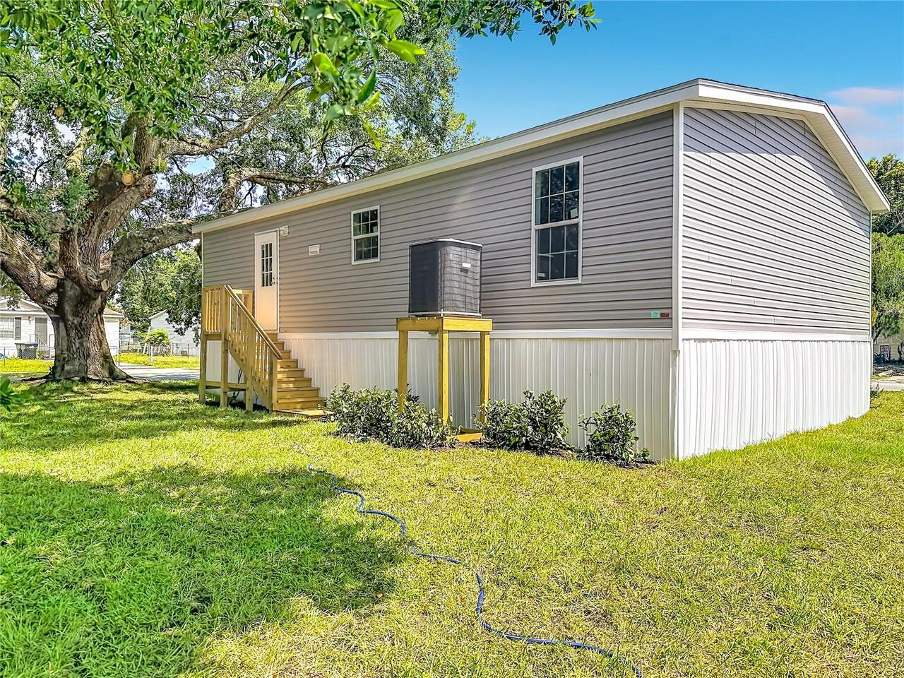Listing Photo 8