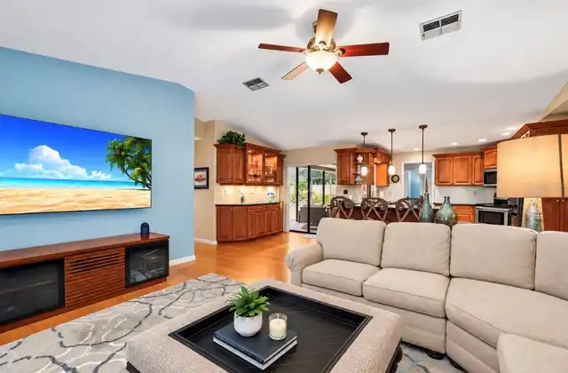 Listing Photo 12